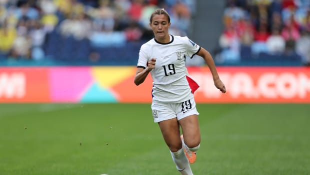 Casey Phair ante Colombia